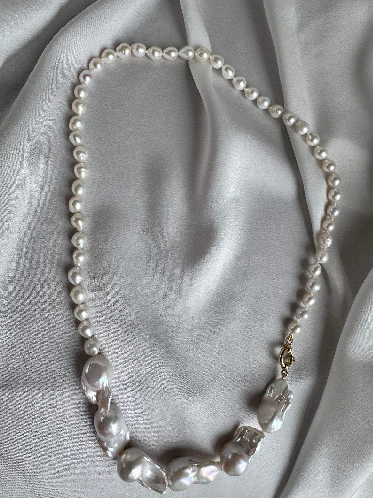 Soft Horizon Necklace