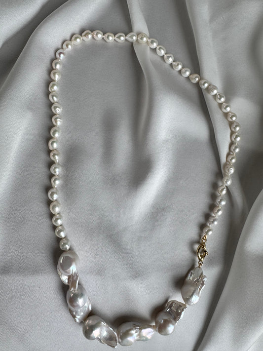 Soft Horizon Necklace