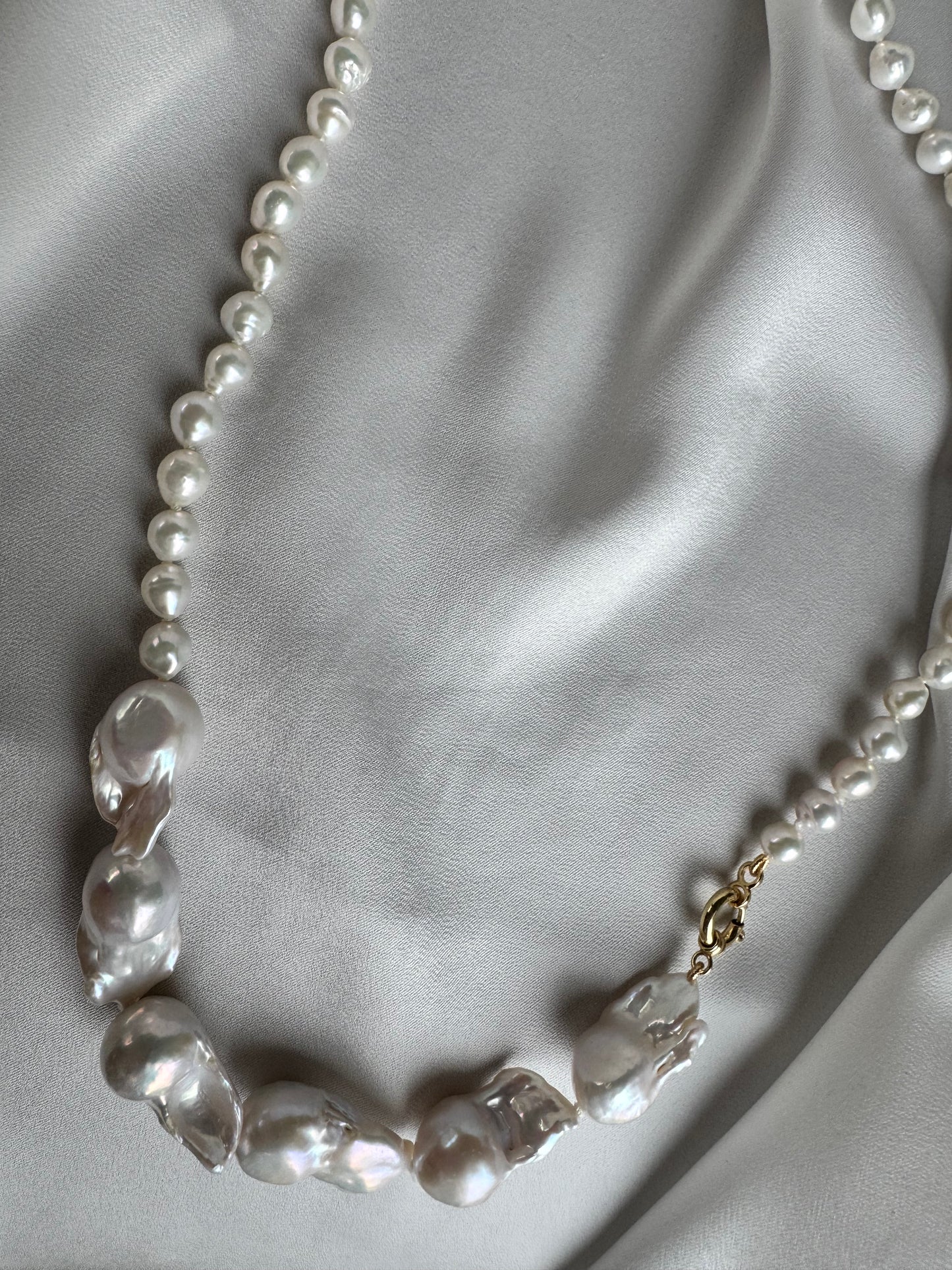 Soft Horizon Necklace