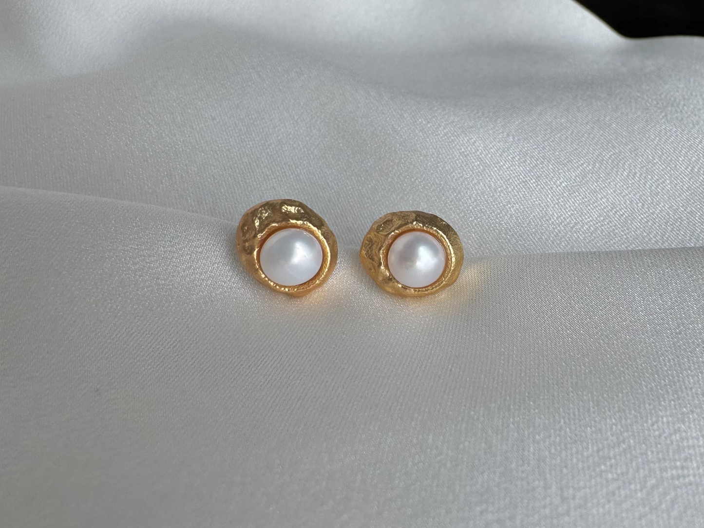Pearl Nest Ear Stud